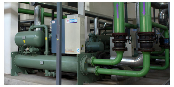 水冷螺桿冷水機組廠家完成測試，用戶安裝簡便